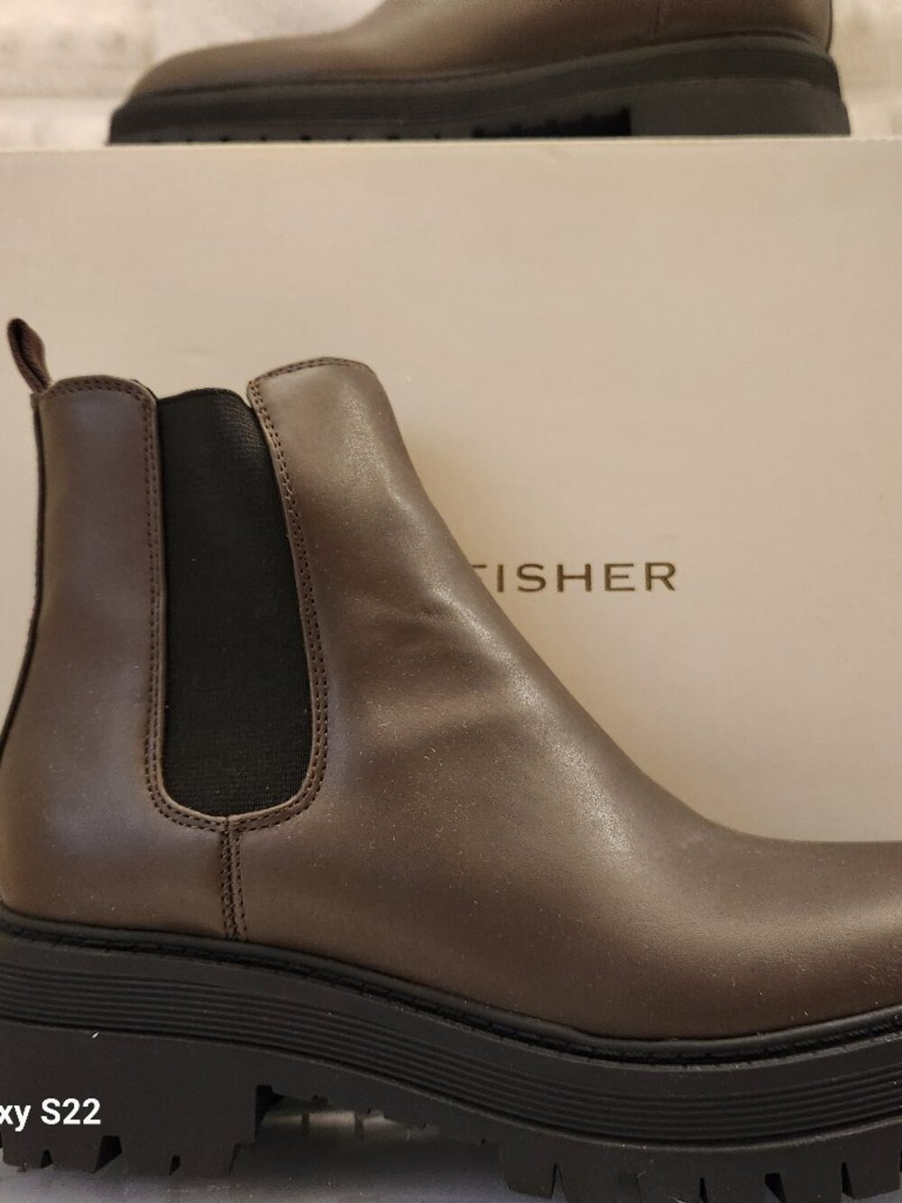 Marc Fisher "Pietro3" Brown Chelsea Boots. NIB. Size 6.5